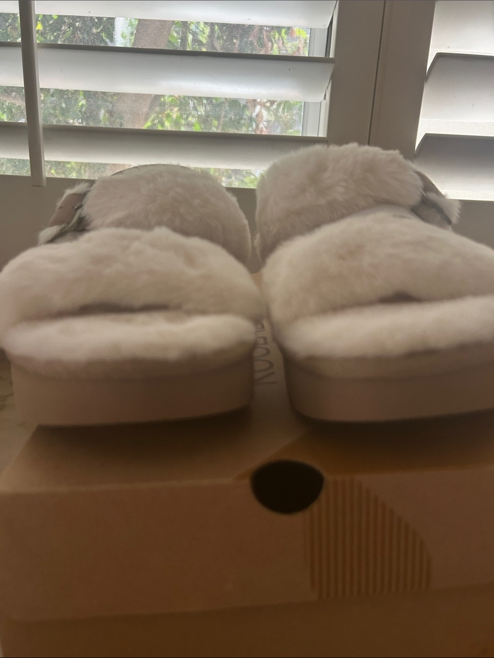 Women's Cream Faux Fur Slide Slippers - Comfortable Plush Slides - Picture 4 of 11